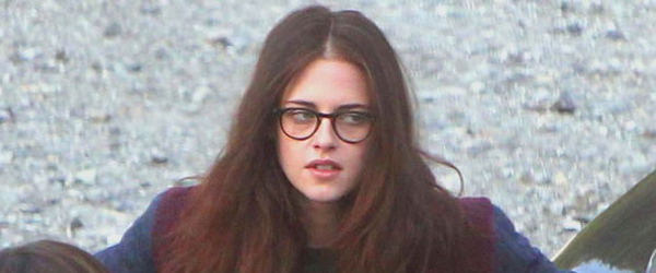 Sils Maria | Kristen Stewart aparece com visual nerd no set do filme [ATUALIZADO]
