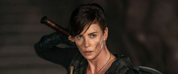 Charlize Theron explica por que nunca revelou o nome do diretor que a assediou sexualmente