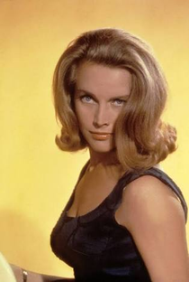 Honor Blackman - Poster / Capa / Cartaz - Oficial 1