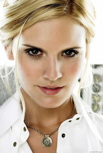 Maggie Grace - Poster 1