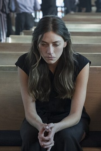 Poster de Episódio Please Shine Down on Me (2022)