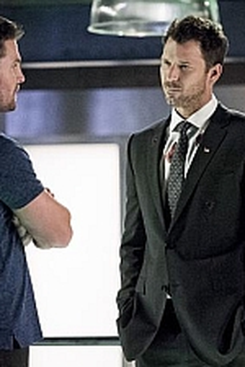 Poster de Episódio Human Target (2016)