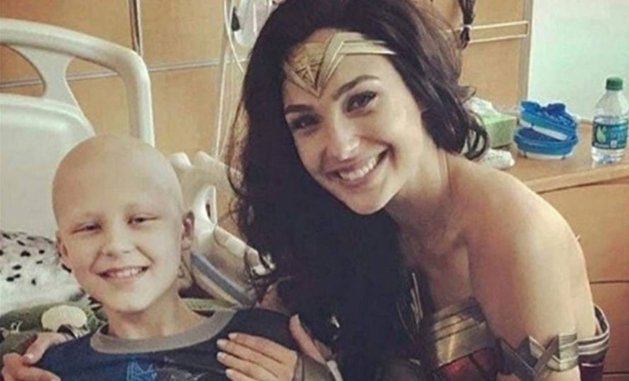 Gal Gadot visita hospital infantil