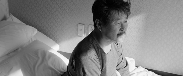 Filme inédito de Hong Sang-soo estreia hoje na plataforma Belas Artes