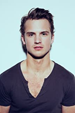 Freddie Stroma