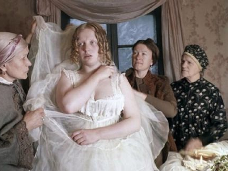 Foto 3 de The Marriage      (Zhenitba)