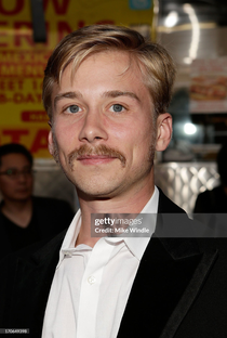 Lou Taylor Pucci - Poster 5