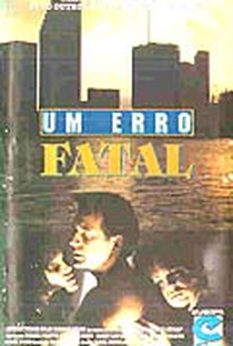 Um Erro Fatal - Poster / Capa / Cartaz - Oficial 1