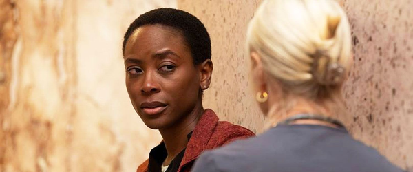 Tracy Ifeachor não retornará para 2ª temporada de “The Pitt”