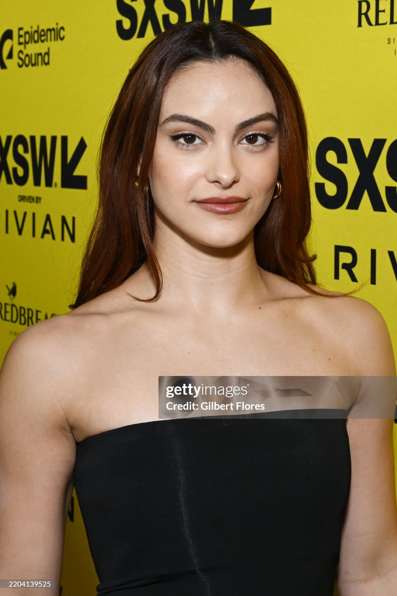 Camila Mendes - Foto 4