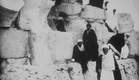 Auguste & Louis Lumière: Descente de la grande pyramide (1897)