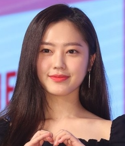 Choi Ri (29 de Junho de 1995) | Artista | Filmow