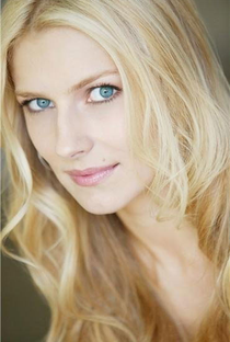 Anya Benton - Poster / Capa / Cartaz - Oficial 2