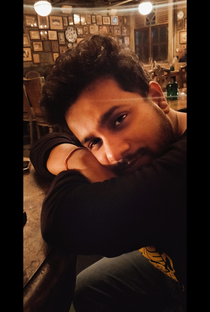 Aamil Keeyan Khan - Poster 1