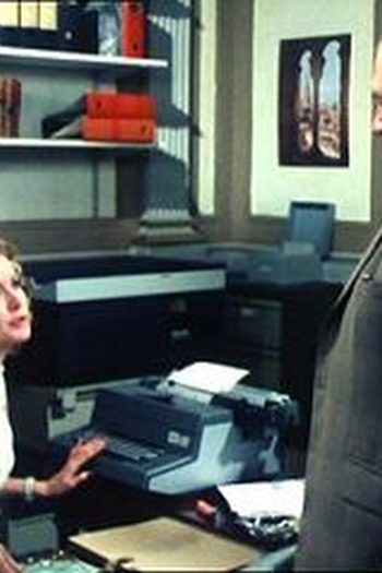 Poster de Episódio Maigret hesitates (1975)