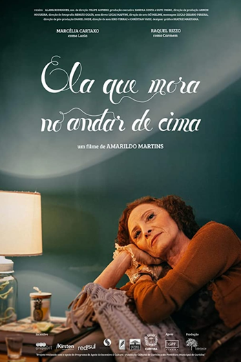 Poster de Curta Ela Que Mora no Andar de Cima (2020)