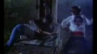 Trailer: "Cementerio del terror" (1985) - Zombie attack!
