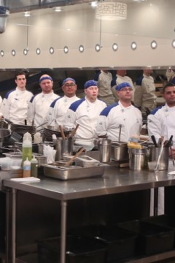 Poster de Episódio 18 Chefs Compete (2016)