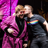 Taron Egerton e Elton John emocionam fãs em Show no Reino Unido