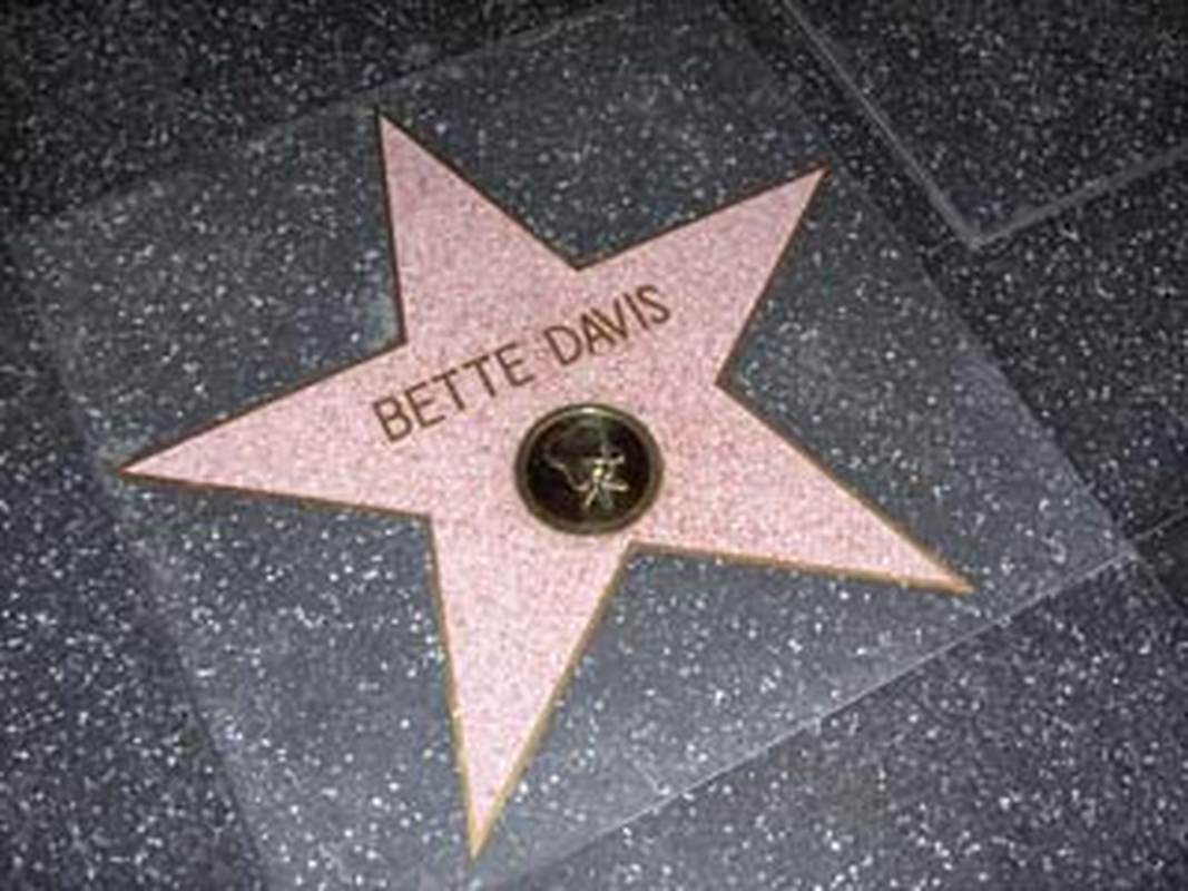 Bette Davis - Foto 1