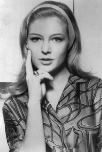 Joanna Pettet - Poster 1