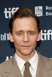 Tom Hiddleston - Poster 1
