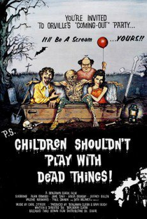 As Crianças Não Devem Brincar Com Coisas Mortas - Poster / Capa / Cartaz - Oficial 4