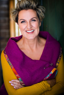 Queenie van de Zandt - Poster 1