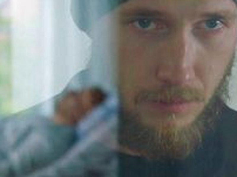 Foto 1 de While We Live