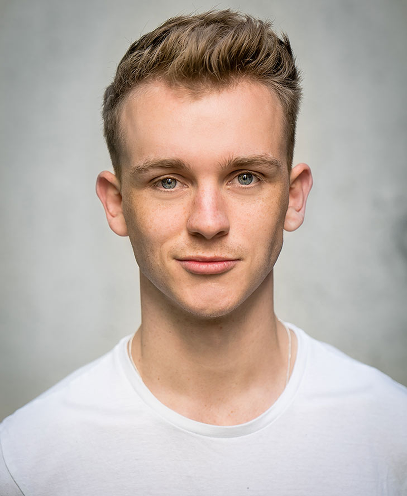 Harry Lawtey - Foto 1