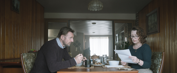 Nosso Amor, com Liam Neeson e Lesley Manville, estreia em streaming