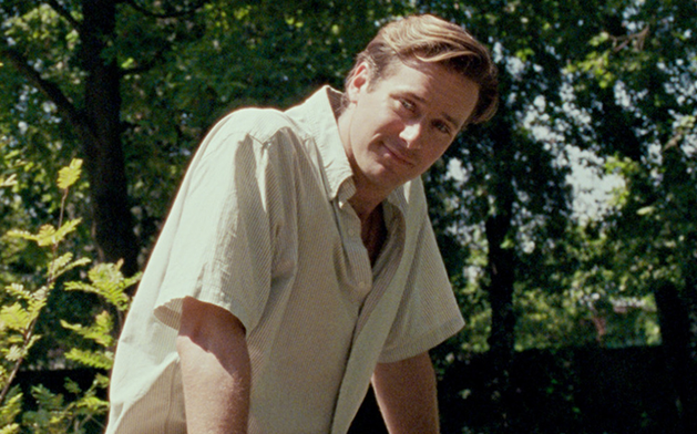 Armie Hammer se pronuncia sobre mensagens de texto sobre canibalismo