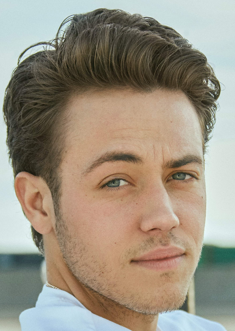 Ethan Cutkosky - Foto 1