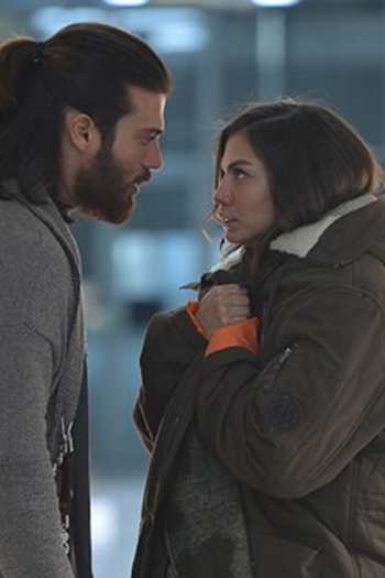 Poster de Episódio 32. Bölüm (2019)