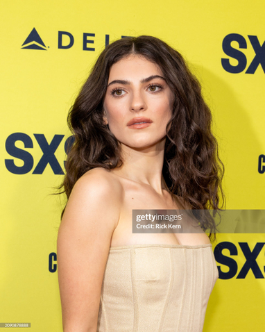 Ella Rubin (2 de Setembro de 2001) | Artista | Filmow