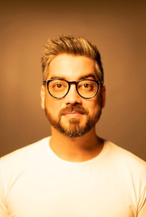 Amit Ravindernath Sharma - Poster / Capa / Cartaz - Oficial 1