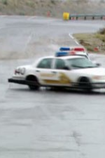 Poster de Episódio C02 Cop Car (2008)