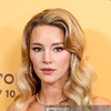 Hassie Harrison - Foto 1