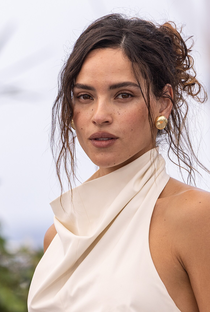 Adria Arjona - Poster / Capa / Cartaz - Oficial 1