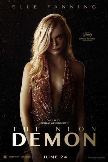  de Filme Demônio de Neon (2016)